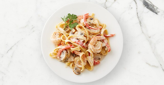 Fettuccine with Shrimp, Red Pepper, and Mushrooms