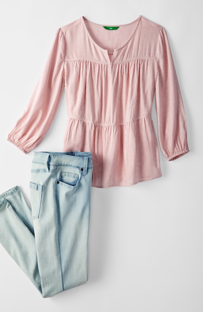 long sleeve crewneck tee, mid-rise jeans